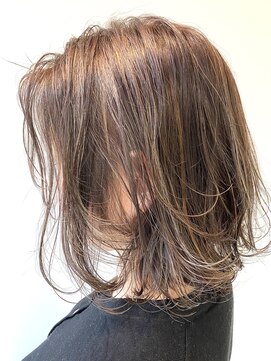 ミラバイグリーン(Mira by green) 【担当SEKI】外ハネボブ×ハイライト【ベージュカラー】