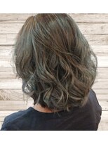 アクアヴィタエ(Aqua vitae) 30代、40代ミディアムカールスタイル