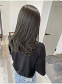 オリーブグレージュ