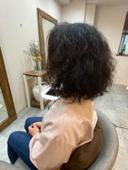 【頑固なクセ毛/多毛量】で諦めるのはやめる。女性目線での徹底したカウンセリングで悩みを解消[麻布十番]