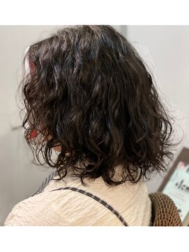 コマ(coma) 【coma中野】似合わせカットウェーブミディアムマロンベージュ