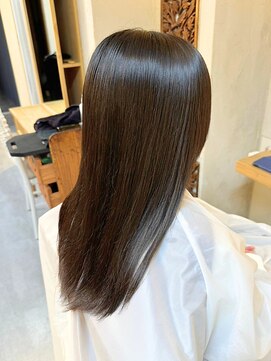 ヘアリゾート粋 ウナム 新宿東口店(enam) ナチュラルストレート/艶髪/ブラウン