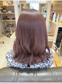 ミディアムヘア×赤みブラウン