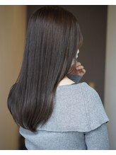 プレッジ(pledge) 髪が柔らかくみえるカラー×セミロング