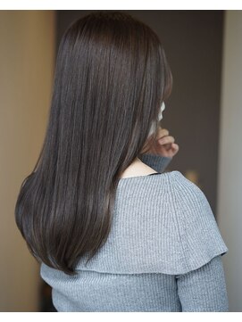 プレッジ(pledge) 髪が柔らかくみえるカラー×セミロング