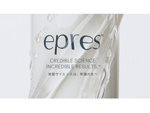 髪の分子構造に関する研究に基づいて開発された〈エプレトリートメント〉