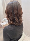 美髪質改善こなれミディボブルフウェーブグレージュ段カット50代