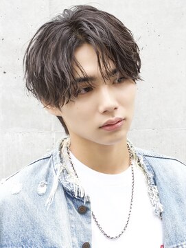 エイド 渋谷(aid) センターパート縦落ちシャドウツイストパーマコンマバング