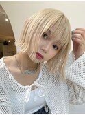 外国人のような透明感が人気のホワイトブロンドカラー