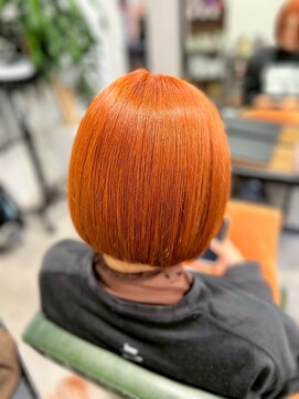 シャルムバイルーチェココ(CHARME by Lu'ce coco) 小顔ハイトーンオレンジ × つるんボブ