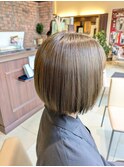 オリーブベージュ
