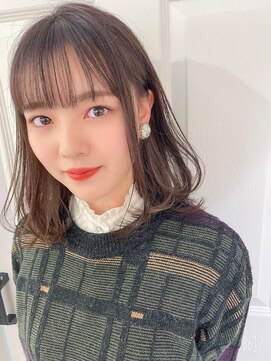 ヴォイス(VOICE) インナーミルクティーカラーの重めロブ