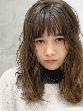 オリンテ バイ レシッド 表参道(orente by rcid) セミロングシアーウェーブ顔周りレイヤーカットアッシュオリーブ