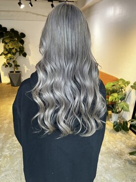 メリー オオサカ(Merly Osaka) しっかりブリーチで色落ちもキレイなカラー_very white grey ash