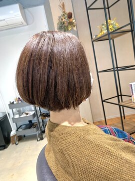 ユリイカビヨウシツ グラデーションボブ