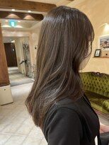 ビュートリアム265(BEAUTRIUM 265)&nbsp;ブリーチなしグレージュ 透明感カラー レイヤーカットロング銀座