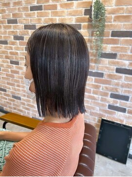 スペックホルダー(Spec Holder) くびれヘアシンプルモードボブ