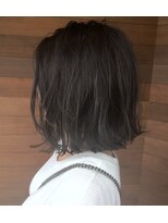 デフ(Def)&nbsp;【Def／倉敷】グレージュ×切りっぱボブ (ホリオアキラ)