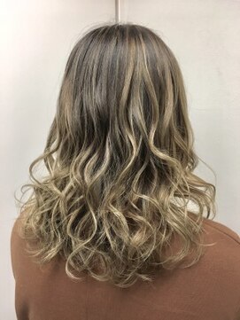 エム インターナショナル 白岡 キュート(EMU international CUTE) イメチェン＊ミルクティーカラー★白髪を活かすカラーも可★白岡