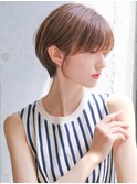 耳掛け上品ショートヘア