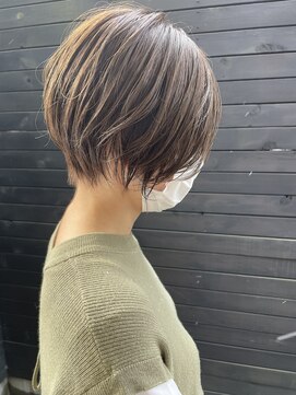 ヘアラウンジ アングゥ(hair lounge ungu) カーキグレーショート