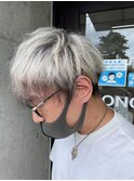ホワイト×エンドカラーブラック