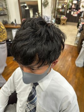 美容室 メザミー MESAMIES 黒髪暗髪メンズカットビジネス学生20代30代立体感ニュアンス