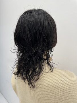 ハイブ 金沢(Hive) 個性派、セットに悩まない簡単ミディアムウルフスタイル