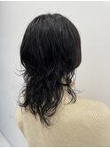 個性派、セットに悩まない簡単ミディアムウルフスタイル