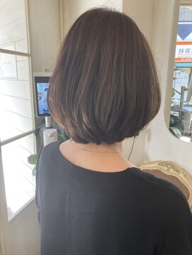 アミュレ(Amule) アゴ下グラデーションボブアッシュカラーでナチュラルな艶髪