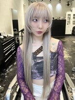ココ 原宿(KOKO) ブロンド/ケアブリーチ/ぱっつん前髪/ハイトーンカラー/小顔