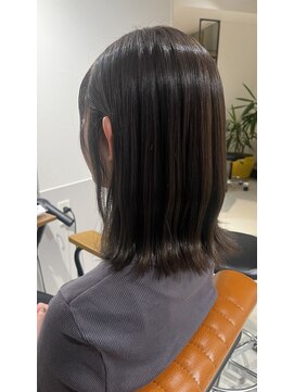 リアライズ(realize) オリーブグレージュカラー