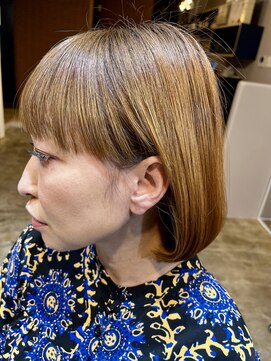 ドア(DOA) 大人ショートボブ　ワイドバング　耳かけ