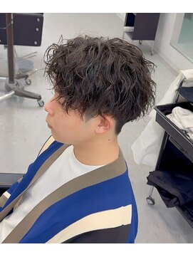 ブライト(BRIGHT) ツイストスパイラルパーマセンターパート