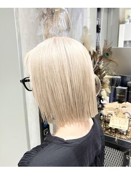 カラット 堺東(CARAT) ホワイトミルクティーカラー/ミルクティーカラー