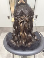 モナルダ(Monarda)&nbsp;10代20代30代/ヘアセット/結婚式/パーティ【岡山】