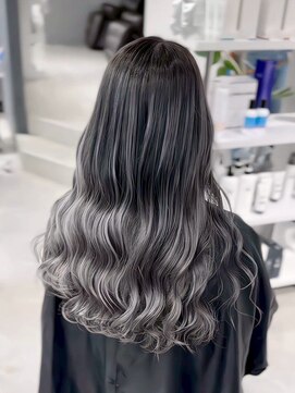 シエラ 心斎橋(CIERA.) ウルフパーマクラゲカットアンブレラカラークラゲヘア