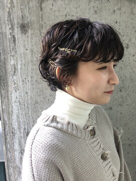 ウィーク 梅田(UiiC) 顔馴染みの良いショートパーマ 【 uiic umeda rira 】