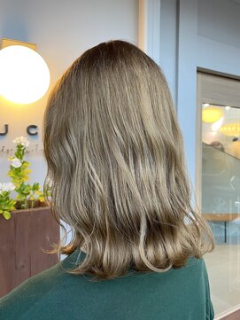 ルトワ(Lutowa) クリーミーベージュ