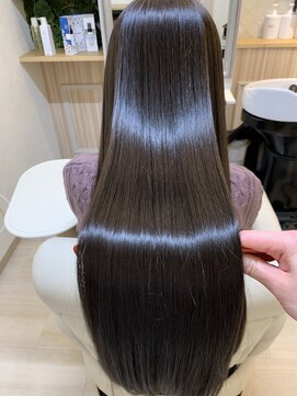 トゥーリ 二日市店(tuuli) 二日市髪質改善 縮毛矯正 インナーカラー ケアブリーチ 韓国ヘア