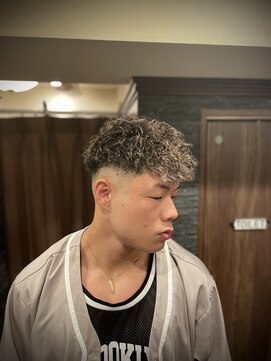 ヒロギンザ 大阪本店(HIRO GINZA) スペインカール×スキンフェード