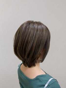 ウシワカマルエムティードット(USHIWAKAMARU MT.) グレージュ×ハイライト