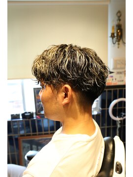 ツーエイチ 新宿(2H) 新宿/パーマ/メッシュ/七三アップバング