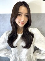 ロイオブジゼル(roi of GiseL)&nbsp;センターパート　顔周りカット　小顔　似合わせカット　くびれ