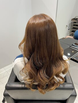 イルミ(iLUMi) iLUMi × ベージュカラー