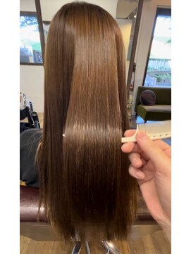 ソヨ ヘアー ミュージアム(Soyo Hair museum) つやつやストレート