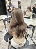 20代30代レイヤーカット　くすみベージュ　透明感カラー