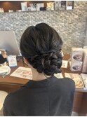 お呼ばれヘアセットシニヨン大人お団子ヘア結婚式二次会アレンジ