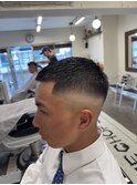 メンズヘア　メンズカット　クロップ　フェードカット　バーバー
