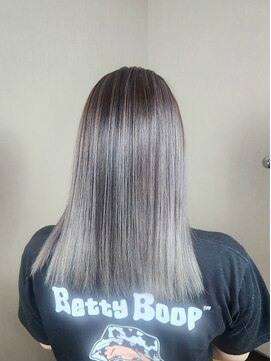 シャルシェ(Chercher) エアタッチホワイトグレーバレイヤージュ